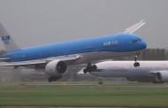 landing schiphol in summer storm (vid)