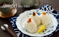 onigiri (how to make rice ball) おにぎり (picts)